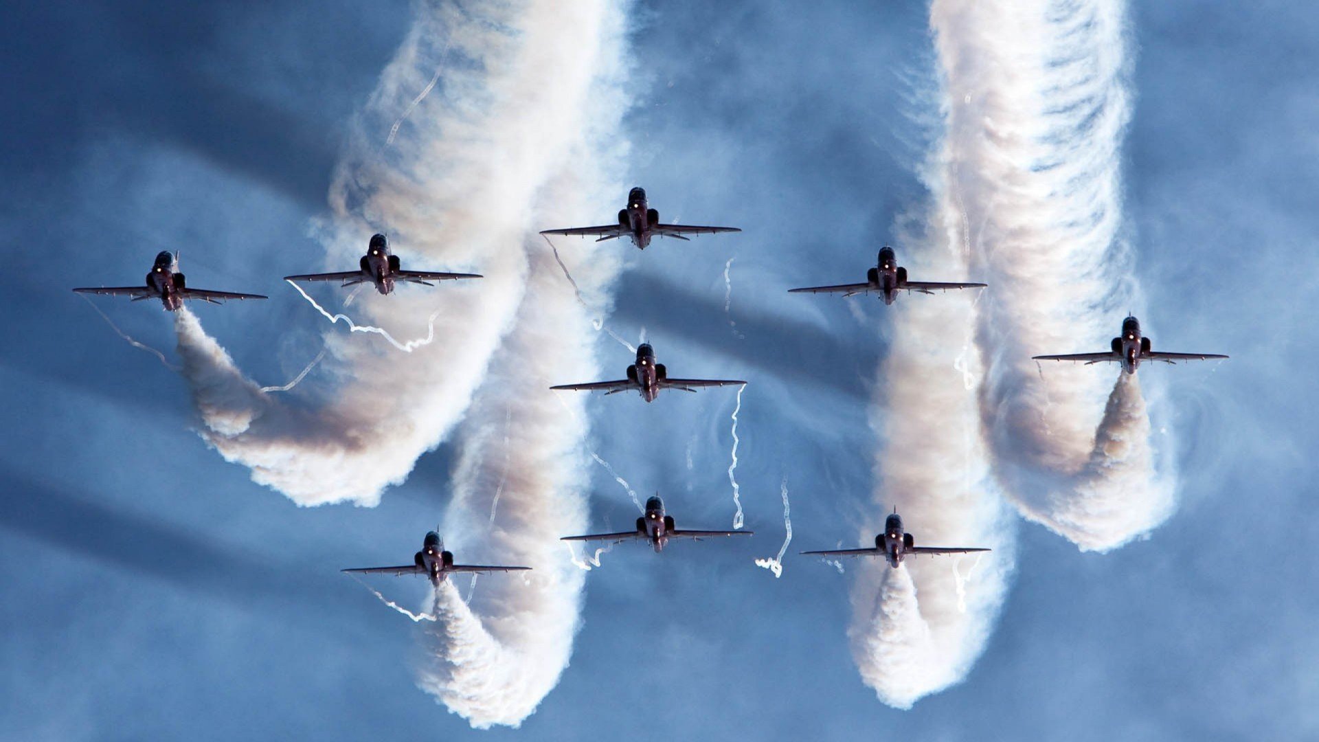 爱游戏体育app-曼联球员探访福利院送上温暖，曼联足球运动员