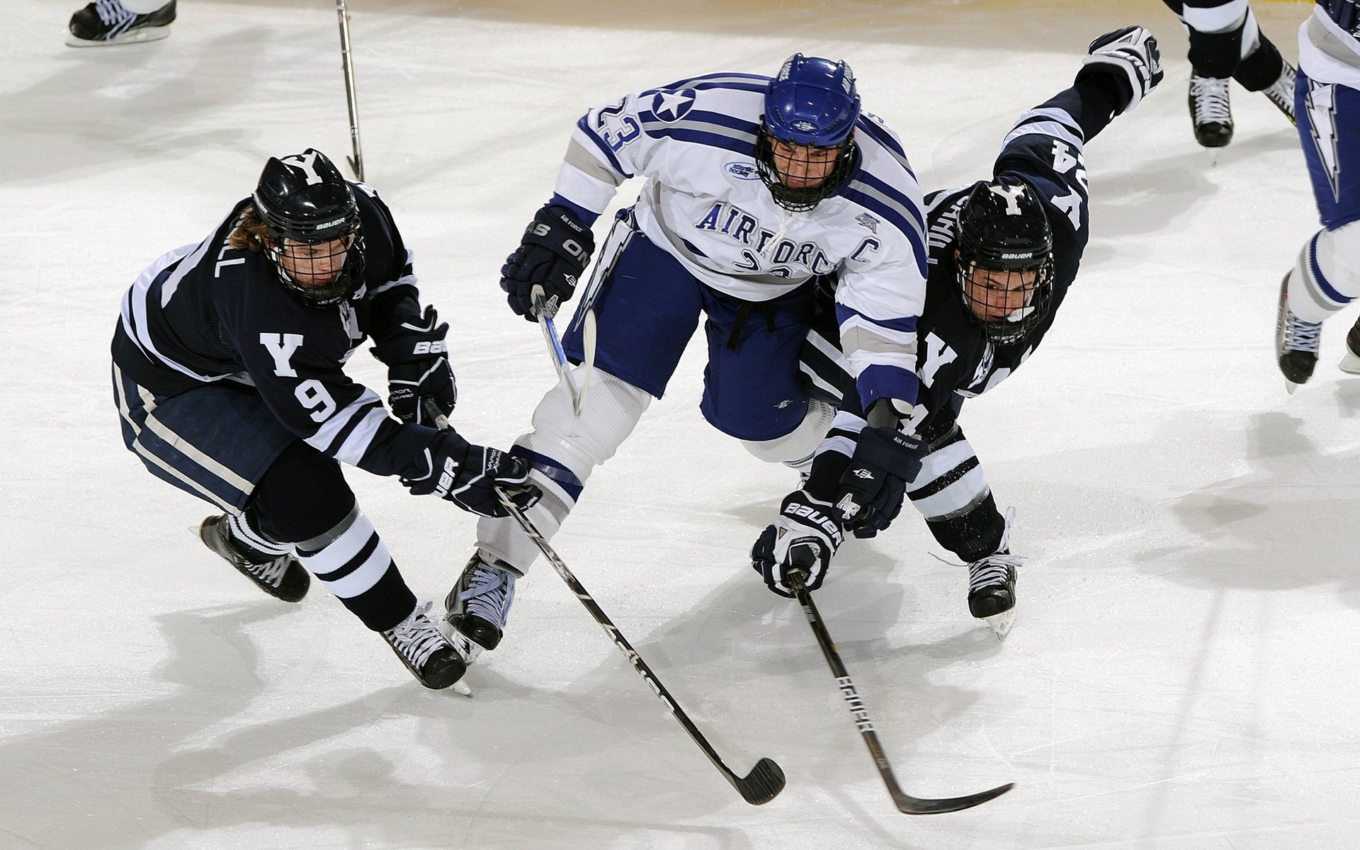 AIYOUXI.COM-球员心理健康受重视，俱乐部配备专职心理师，足球运动员心理素质的重要性