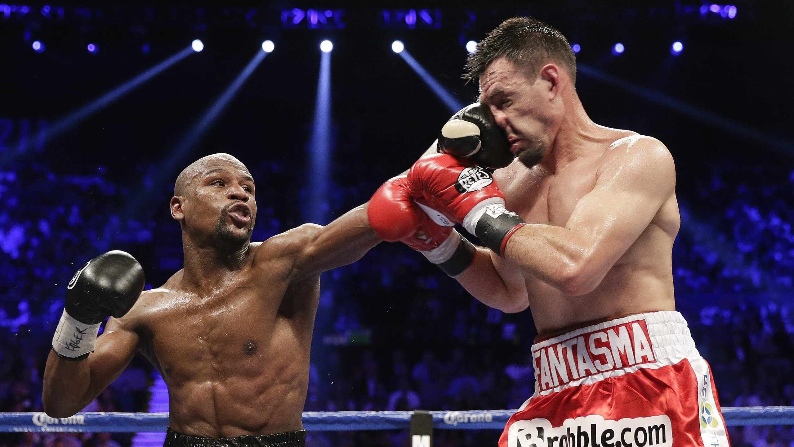 AYX GAMING-足球摄影师联合展览记录联赛精彩瞬间，足球摄影获奖作品