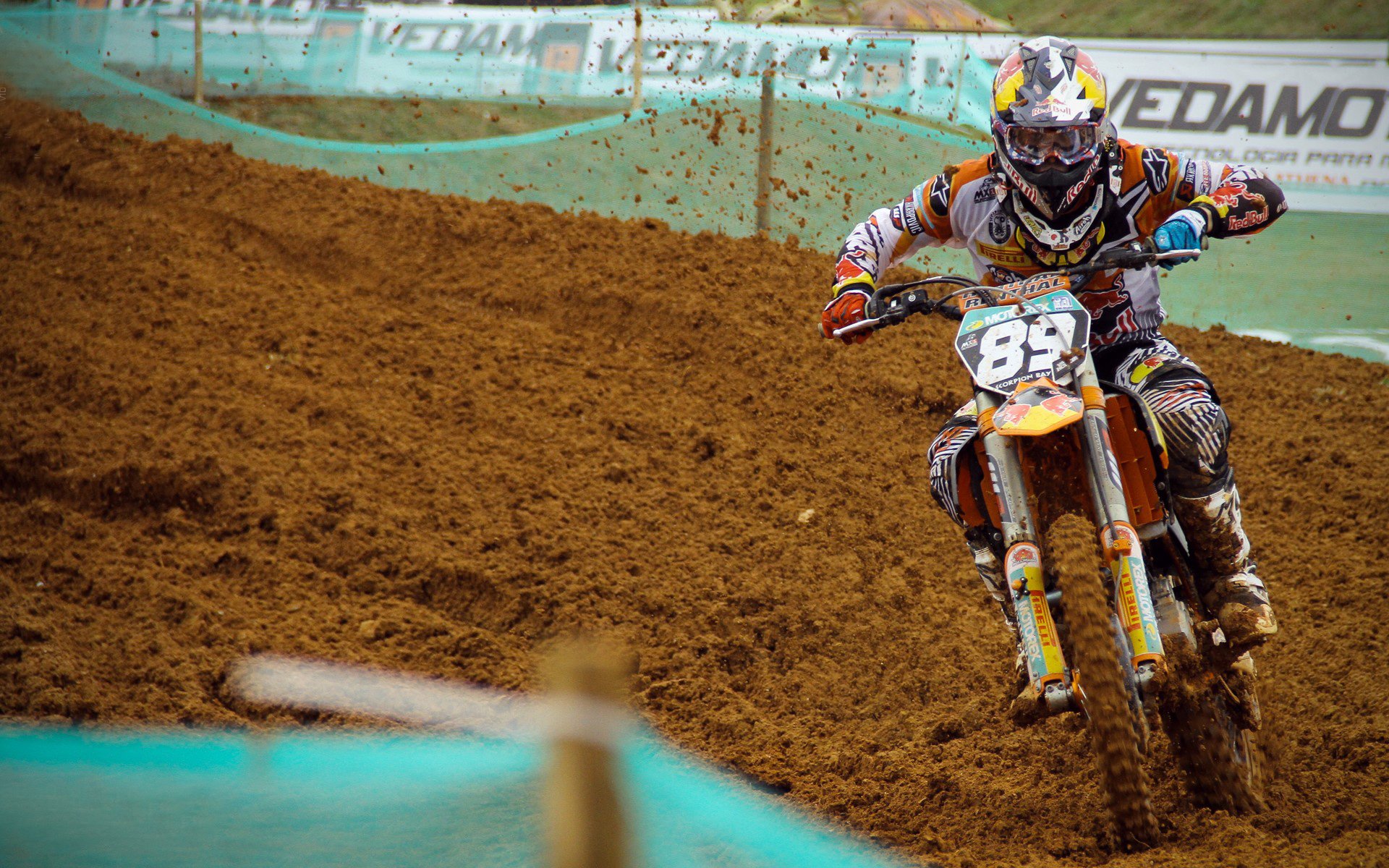 阿根廷马术协会与国际马术组织合作，举办青少年马术交流活动，促进国际理解。